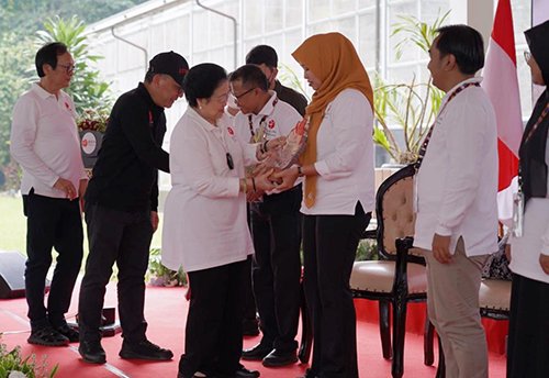 1 4 klm gabung paman Kontrak Pemprov Kebun Raya Banua dapat penghargaan