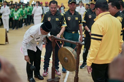 13 4klm gubernur paman birin jpg