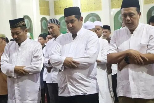 Unsur Pimpinan Shalat Hajat Hari jadi Banjarbaru 1 Hal 10 2 KLm BJb 2 2