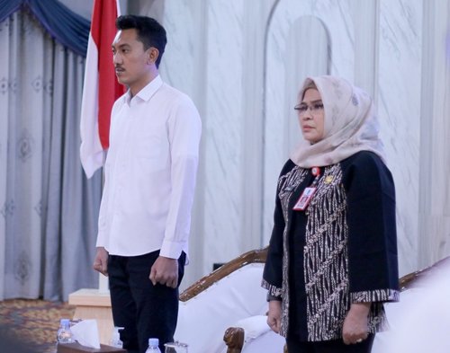 Hal 16 2 KLm Martapura Dampingi Bupati