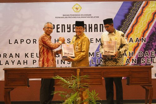 Pemkab HST Kembali Raih WTP 1 Hal 2 Barabai 4 klm 7