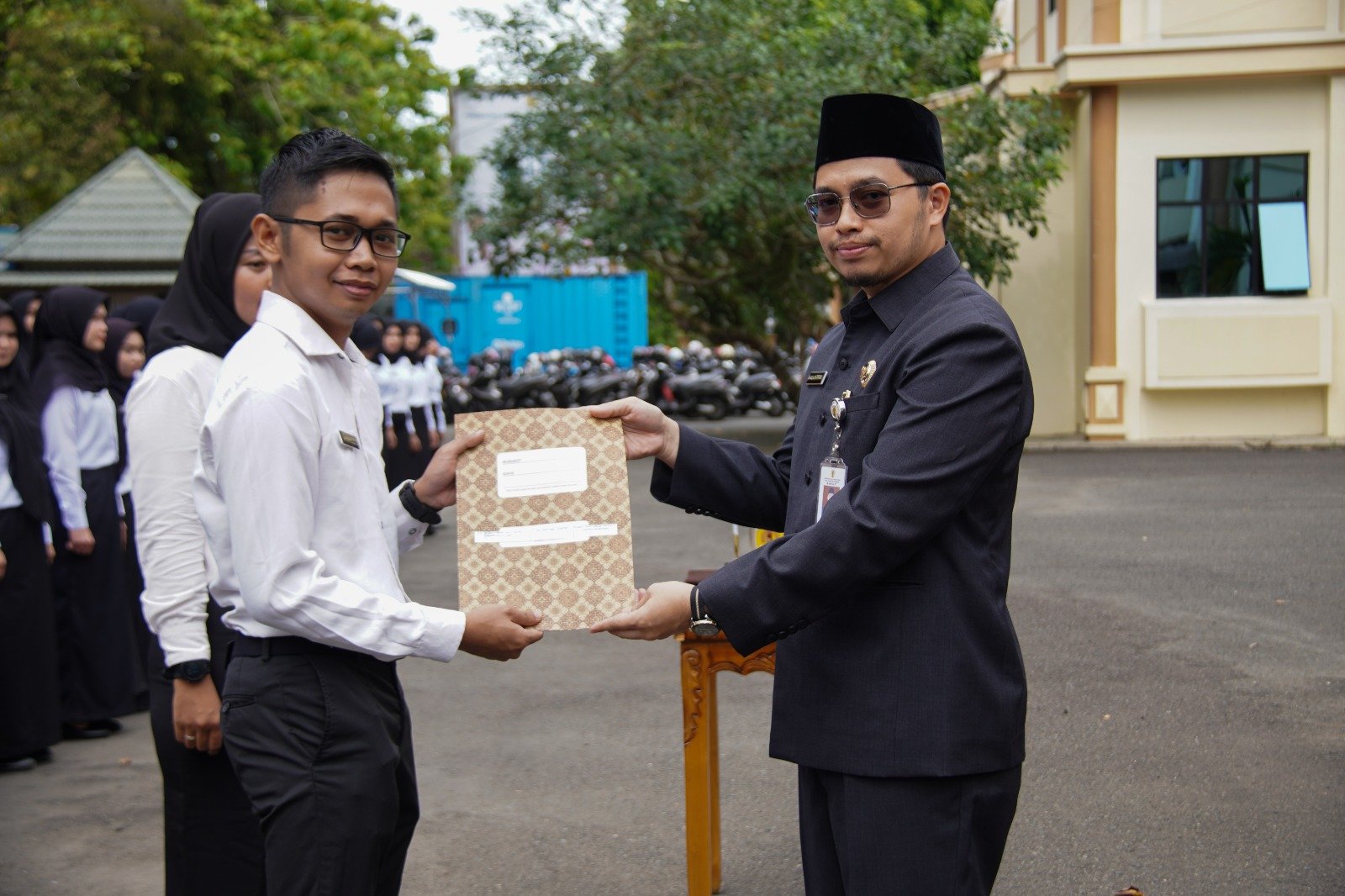 Bupati HST Lantik 297 Tenaga Kesehatan PPPK 1 IMG 20230503 WA0006