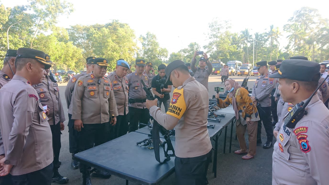 Kapolres HSS Cek Seluruh Personil, Senpi dan Kendaraan Operasional 1 IMG 20230503 WA0042