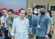 Presiden Jokowi Tinjau Media Center KTT ASEAN 13 Presiden Jokowi Tinjau Media Center KTT ASEAN