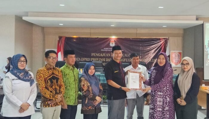 Nanik Hayati Ajak Paman Bakso Daftar Calon DPD RI