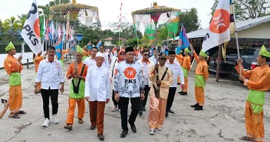 Diiringi Seni Hadrah, PKS Daftarkan 35 Bacaleg ke KPUD Batola 1 IMG 20230512 WA0029