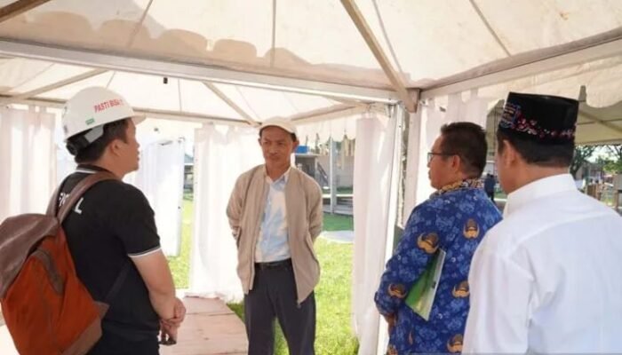 Ambo Sakka Pantau Persiapan Pesta Pantai dan Pembangunan Stand Pameran
