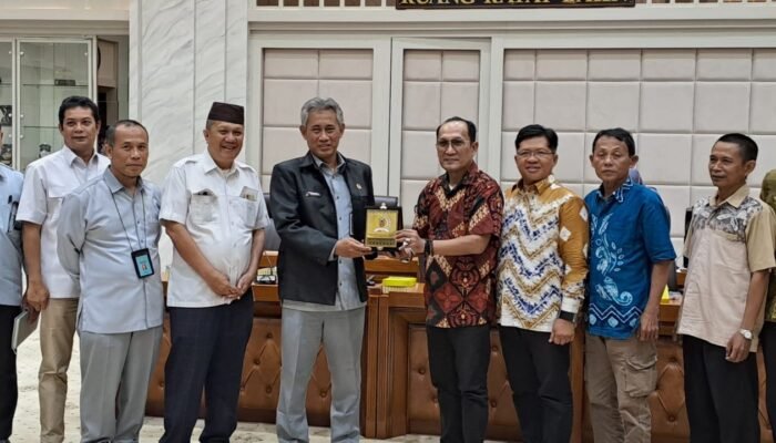 Sekretariat DPRD Kalsel Jajaki TV Parlemen