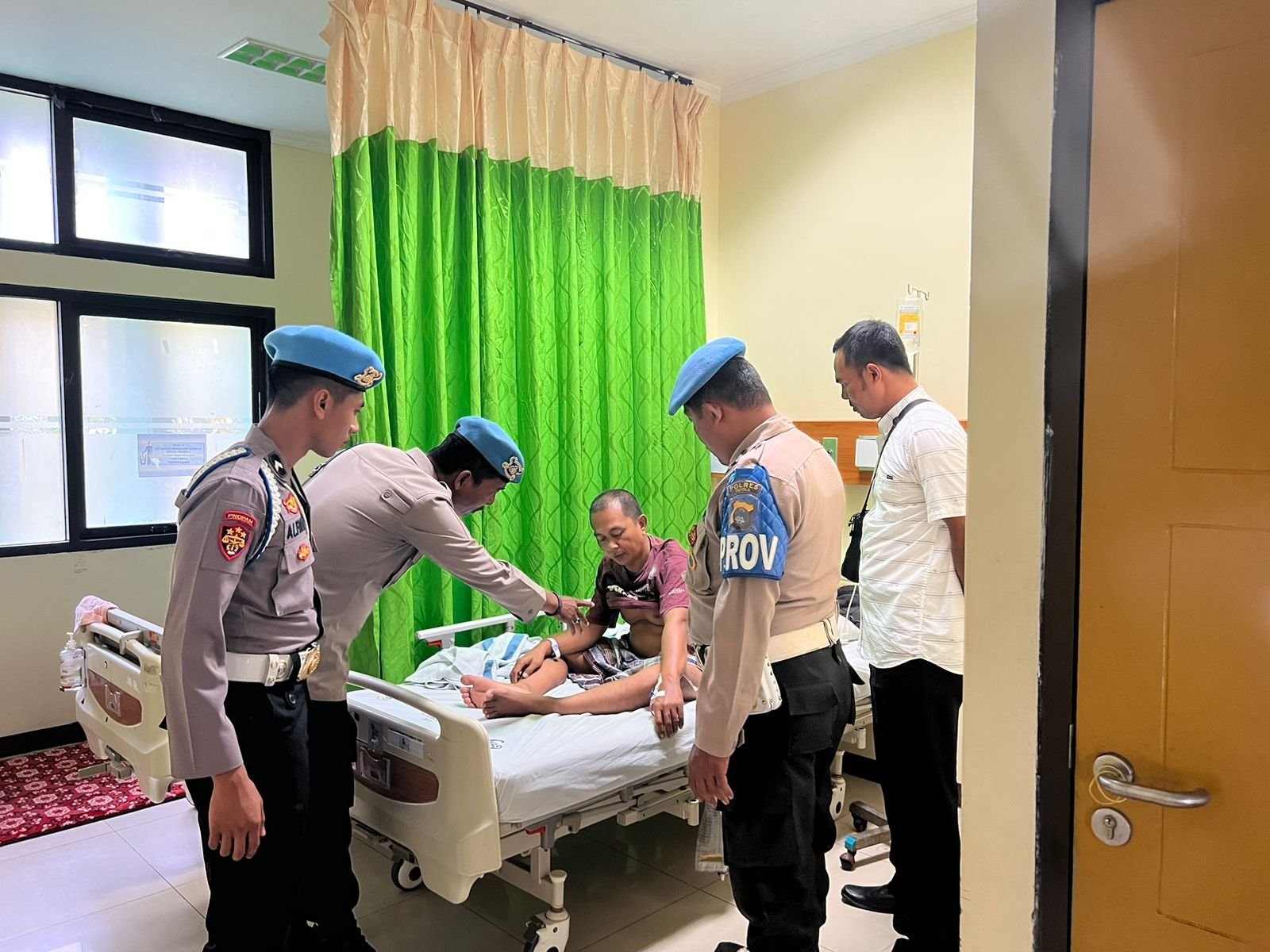 Menanyakan Keberadaan Anak, Anggota Polisi Malah Ditusuk 1 IMG 20230529 WA0017