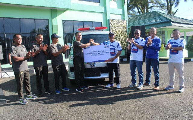 Wujud Kepedulian, BRI Kanca Pleihari Serahkan Bantuan CSR Ambulance untuk Kodim 1009/Tanah Laut