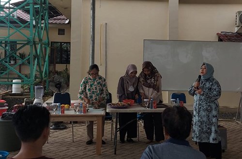 1 35 klm Kontrak Pemprov 19 Pelatihan pembuatan pakan ikann