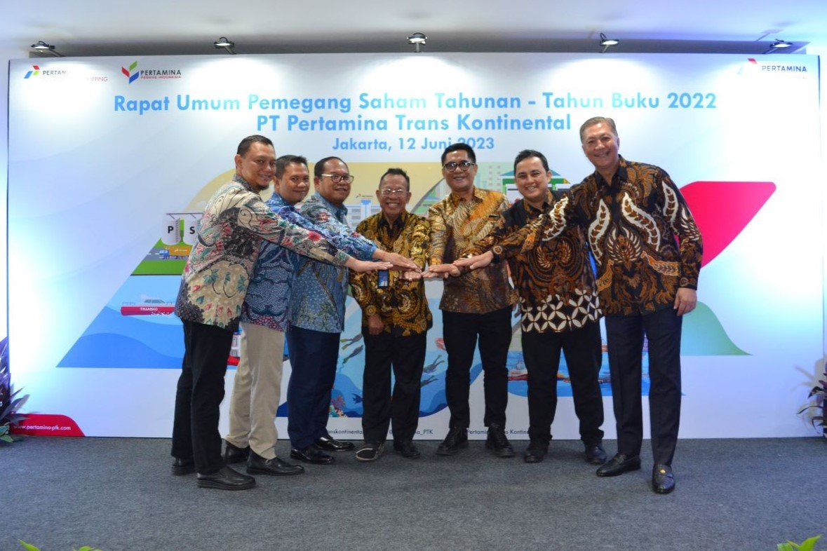 DOKUMENTASI Foto Bersama Jajaran Dewan Komisaris dan Dewan Direksi PTK