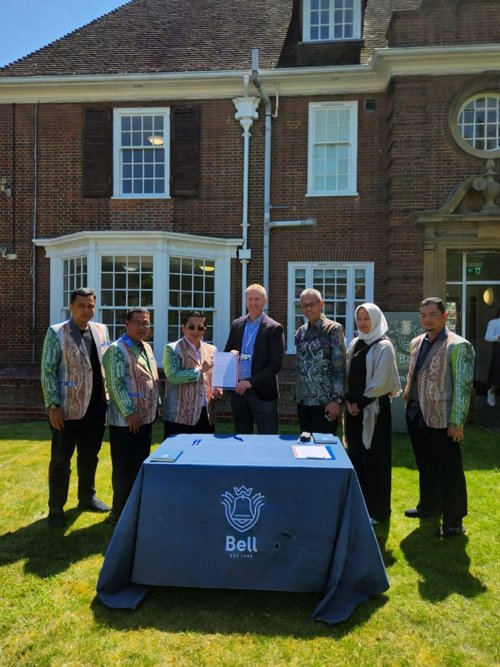 Tingkatkan Mutu Pendidikan, Guru di Banjarmasin Bakal Belajar di Inggris 1 Hal 9 3 KLm Kontrak1