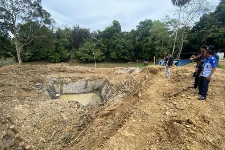 Longsor Terjadi di Lokasi Proyek Pembuatan Sumur Intake PDAM Balangan 1 IMG 20230615 WA0010