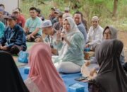 Hj Mariana Lanjutkan Perjuangan Sang Kakak Salurkan Beasiswa 8 Hj Mariana Lanjutkan Perjuangan Sang Kakak Salurkan Beasiswa