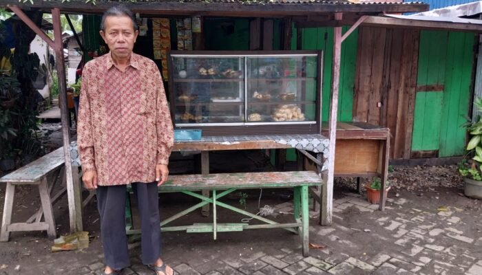 Pedagang Makanan Ringan mendapatkan Bantuan Polresta Banjarmasin