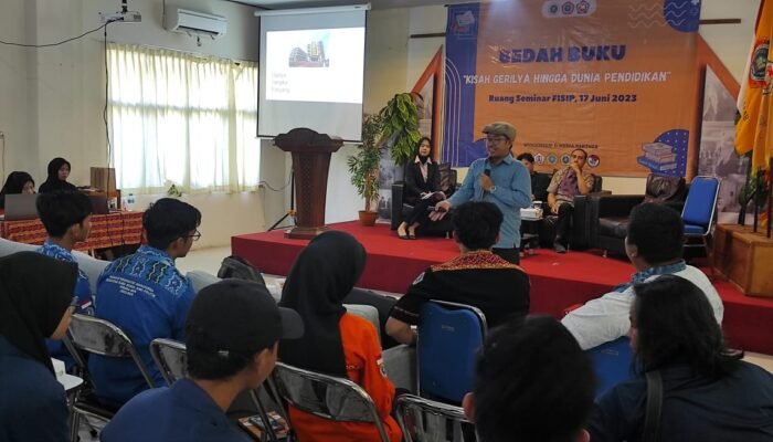 Salah Satu Pendiri Uniska Diabadikan dalam Sebuah Buku