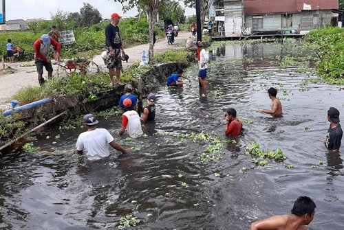 Bersihkan Sungai Lahirkan Inovasi RPM Manis 1 hal10 2klmsungai