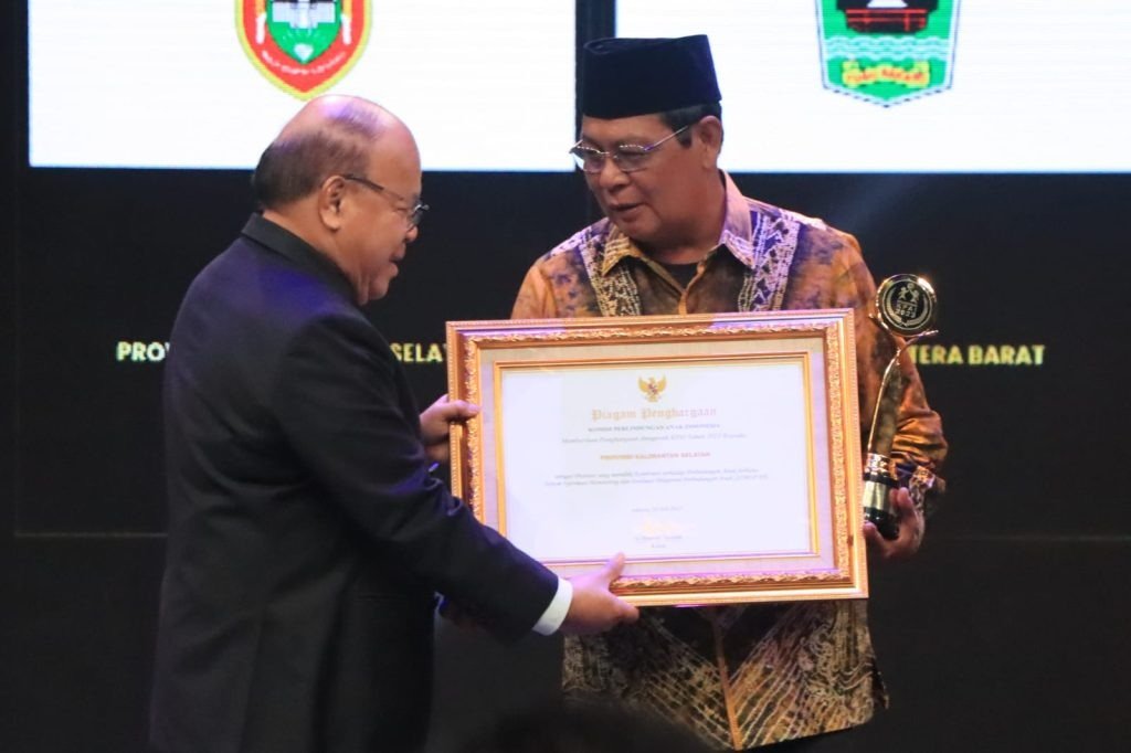 1 3 klm 5 cm Kontrak Pemprov 21 Paman Birin terima Anugerah KPAI