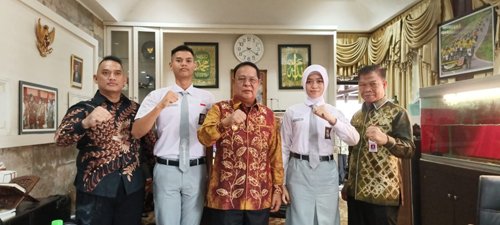 1 3 klm Kontrak Pemprov17 Dua pelajar banua calon pengibar pasukan bendera pusaka