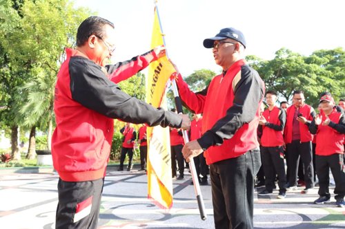Sekda Nuryakin Lepas Kontingen PORNAS KORPRI Kalteng 1 15 kalteng2 9