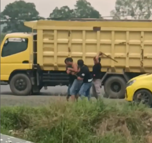 5 HL Sopir Truk Dipukuli 3 Lelaki 3klm