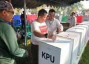 Sekda HSU Mencoblos Pemilihan Anggota BPD di Desa Kota Raja 16 Sekda HSU Mencoblos Pemilihan Anggota BPD di Desa Kota Raja
