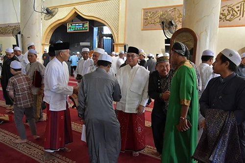 Bupati Salat Idul Adha di Masjid Taqwa Kandangan 1 Hal 12 HSS 1 3 klm
