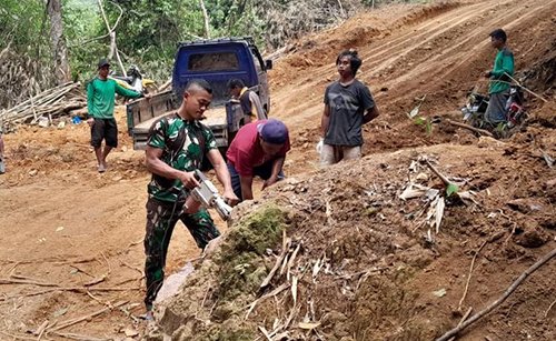 TMMD HSS Bangun Jalan Layak di Paniungan 1 Hal 12 HSS 3 klm 16