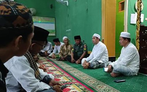 Camat Mantewe Sholat Subuh Jumat Berjamaah di Mesjid 1 Hal 12 Tanbu 35 klm 2