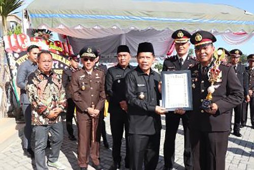 Bupati Polri Presisi Untuk Negeri Menuju Indonesia Maju 1 Hal 12 Tapin 35 klm 1