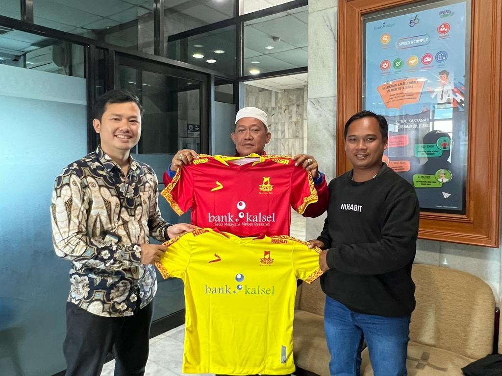 Bank Kalsel Dukung Sekolah Pengembangan Olah Raga Sepak Bola 1 IMG 20230706 WA0024