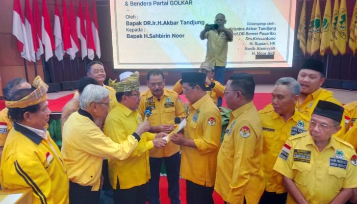 Akbar Tanjung Gaungkan Menangkan Golkar di Pemilu 2024 di Temu Kader dan Keluarga Besar DPD Partai Golkar Kalsel