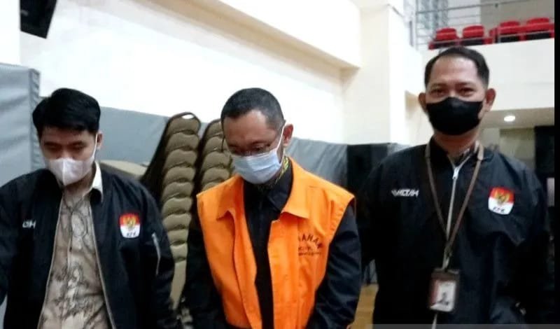 KPK Sita Barang Bukti Elektronik Usai Geledah Kantor Mantan Kepala Kantor Bea dan Cukai Makassar 1 IMG 20230712 WA0028