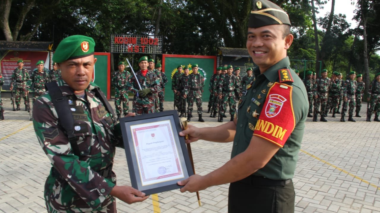 Dandim 1002/HST Berharap Sertu Irwan Yuliadi Menjadi Inspirasi Babinsa Lainnya 1 IMG 20230724 WA0017