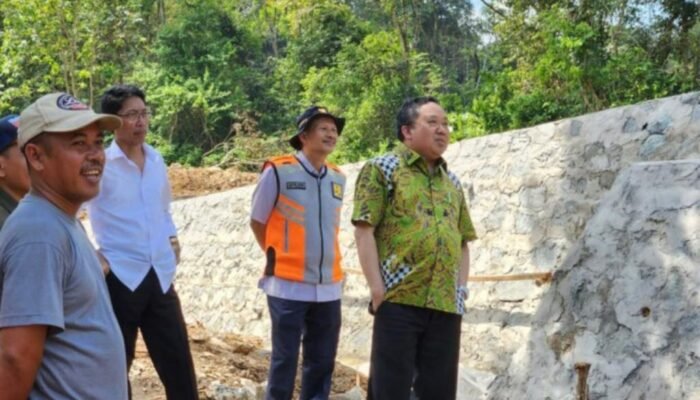 Jalan Lima Desa Kecamatan Aranio Segera Terhubung