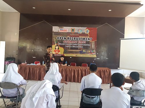 Alfamart Class Didik Siswa Siap Kerja 1 hal10 3klmalfamart