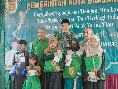 Wali Kota Aditya Berikan Santunan Anak Yatim 1 hal10 3klmbjb2 5