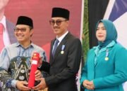 Bupati Banjar Raih Penghargaan Manggala Karya Kencana  