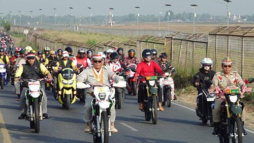 1 4 klm 5 cm Kontrak Pemprov 24 Paman Birin Kirab kemerdekaan