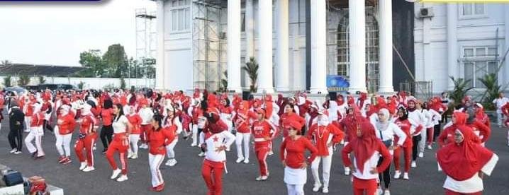 Rangkaian HUT RI ke-78, Tim PKK Gelar Senam Bersama 1 15 barut 1