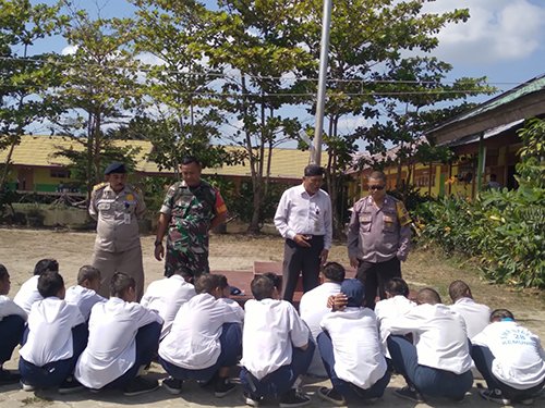 Ironis, Pelajar Bersiap Tawuran 1 3 klm pelajar tawuaran