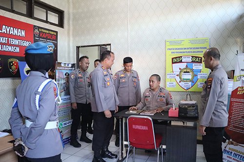 5 Wakapolresta Banjarmasin Tinjau Ruang Pelayanan Publik 2klm