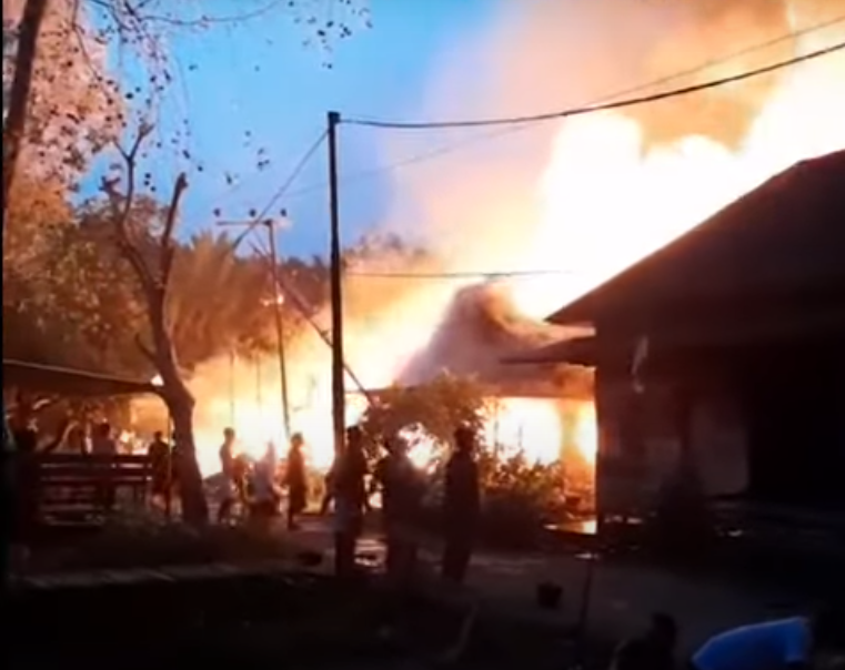 Tidur di Kamar, Pelajar SMK Tewas Terbakar 1 6 Kebakaran 3klm