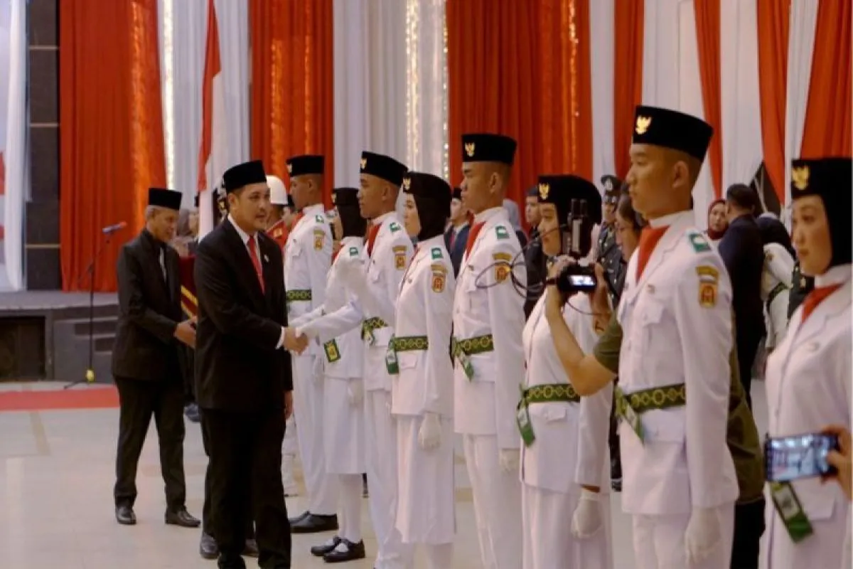Wali Kota Minta Paskibraka Jadi Panutan dan Teladan Generasi Muda 1 Hal 10 3 Klm BJb 2