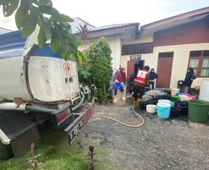 PMI Banjar Ikut Distribusikan Air Bersih