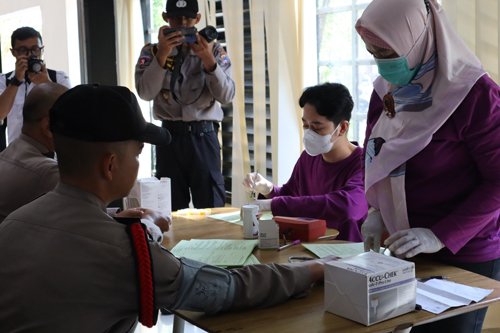 Banjarbaru Kumpulkan 100 Kantong Darah dan Screening Kesehatan 1 Hal 10 3 Klm PMI