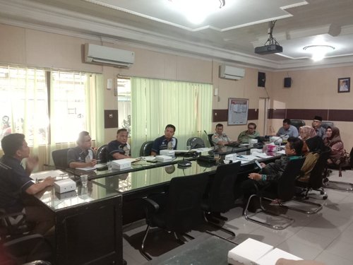 Hal 10 4 Klm Komisi II DPRD kota saat rapat bersama Direksi PT AM