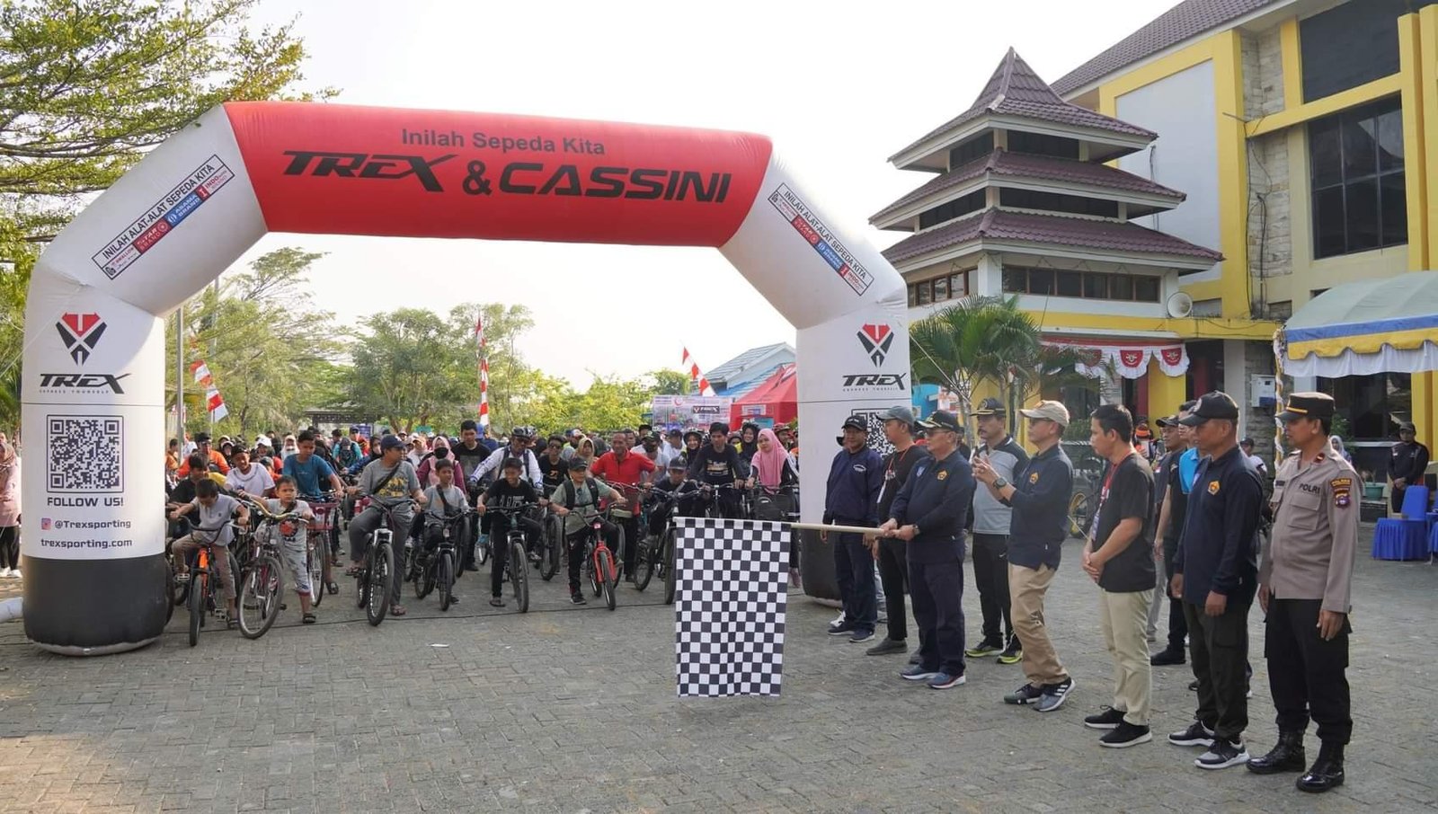 1.500 Peserta Ikuti Funbike Kemerdekaan di Kandangan 1 Hal 12 HSS 1 3 klm 1 1