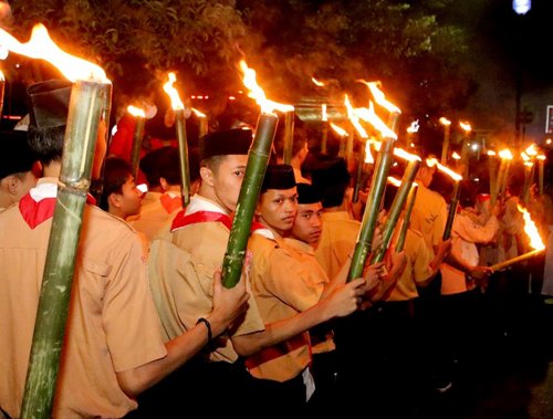 Hal 16 2 KLm Martapura Pawai Taptu